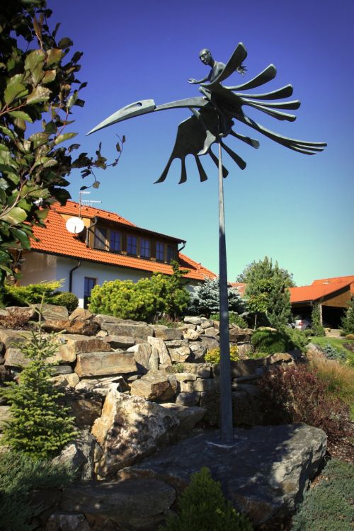 Free Francis - kinetic forged sculpture (2009).