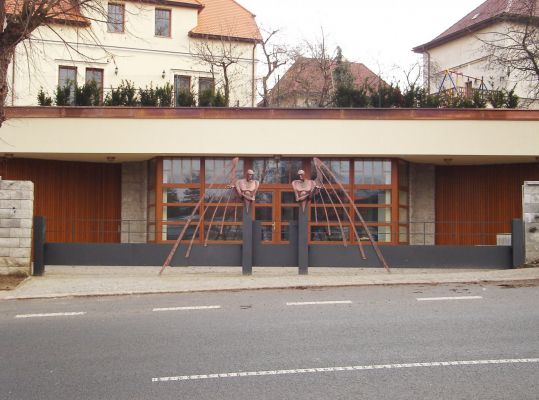 Forged gate with figural motive (2006) - material: metal (patinated, colored) - width 10.7 m